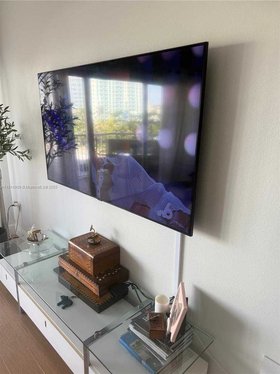 Small Image of 1980 SOUTH OCEAN DR #5B, Hallandale Beach Number 6