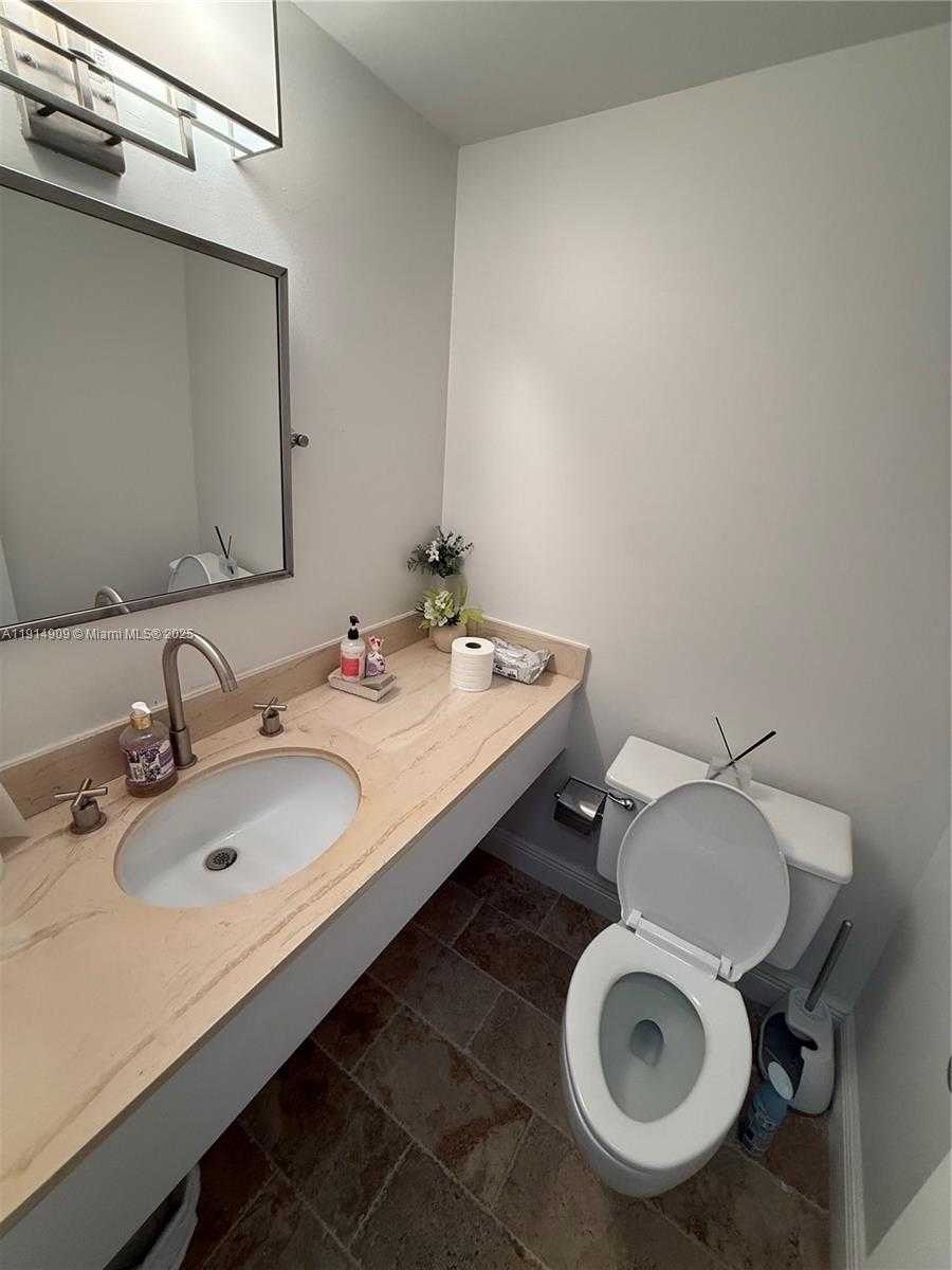 Small Image of 1980 SOUTH OCEAN DR #5B, Hallandale Beach Number 8