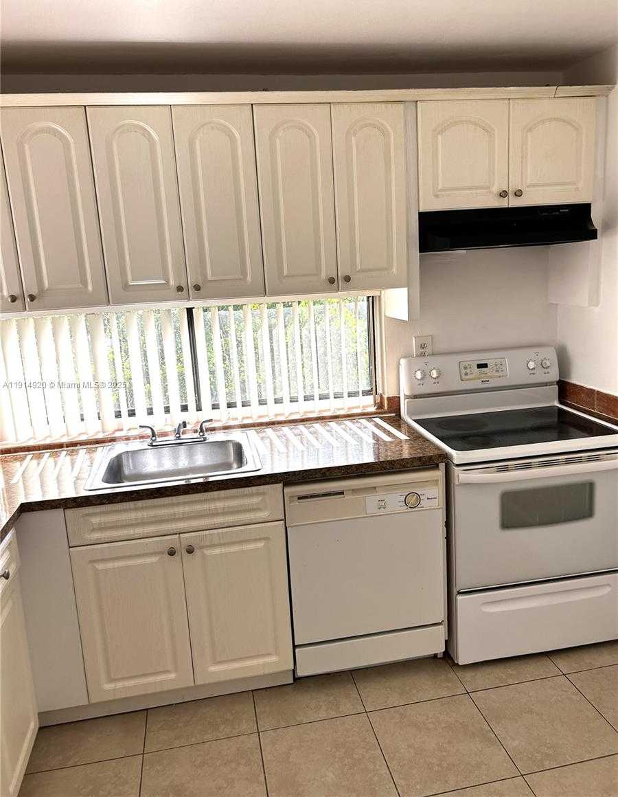 Small Image of 16919 NORTH BAY RD #511, Sunny Isles Beach Number 19