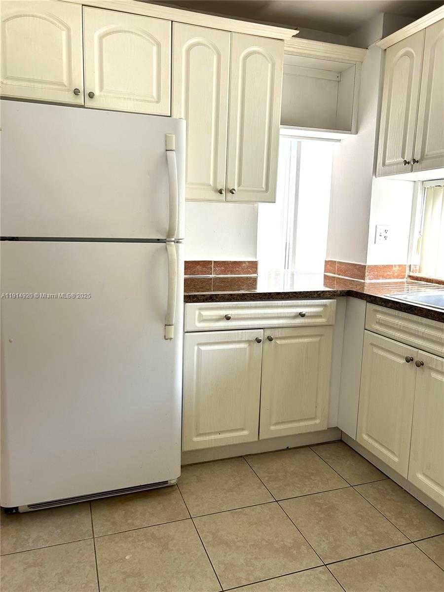 Small Image of 16919 NORTH BAY RD #511, Sunny Isles Beach Number 20