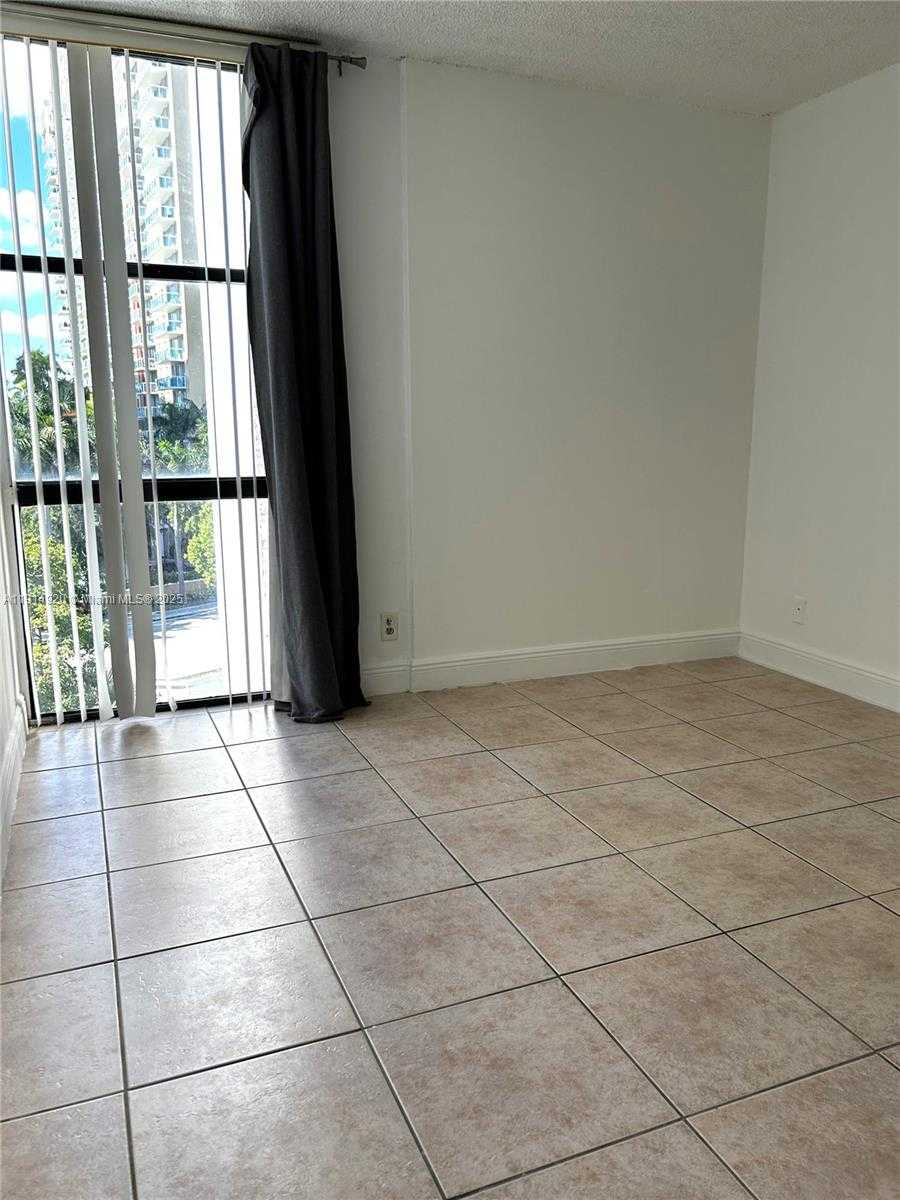 Small Image of 16919 NORTH BAY RD #511, Sunny Isles Beach Number 29