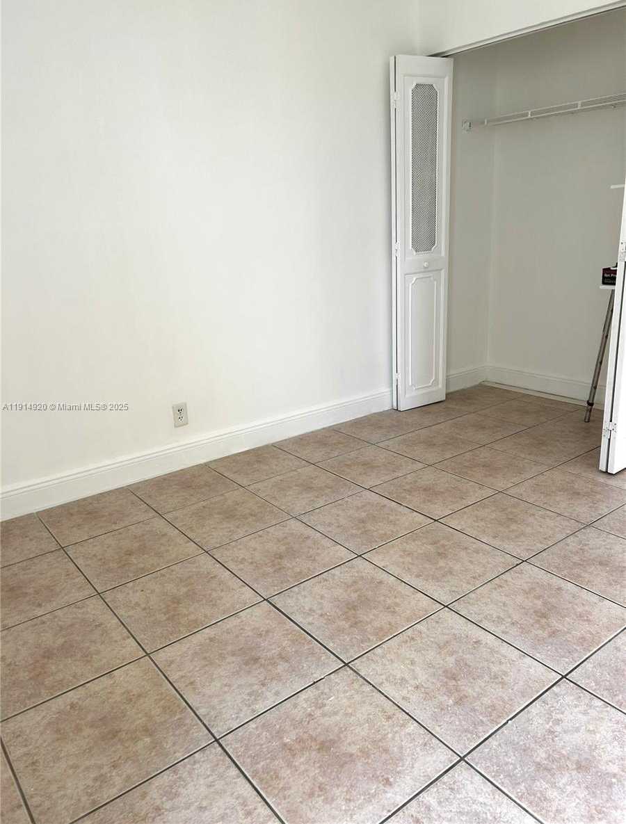 Small Image of 16919 NORTH BAY RD #511, Sunny Isles Beach Number 30