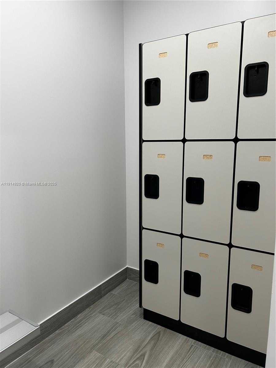 Small Image of 16919 NORTH BAY RD #511, Sunny Isles Beach Number 36