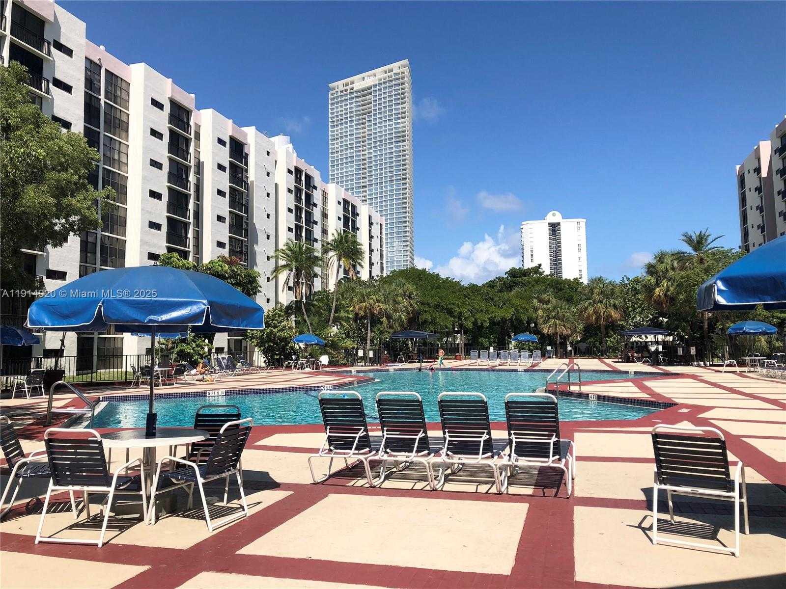 Small Image of 16919 NORTH BAY RD #511, Sunny Isles Beach Number 4