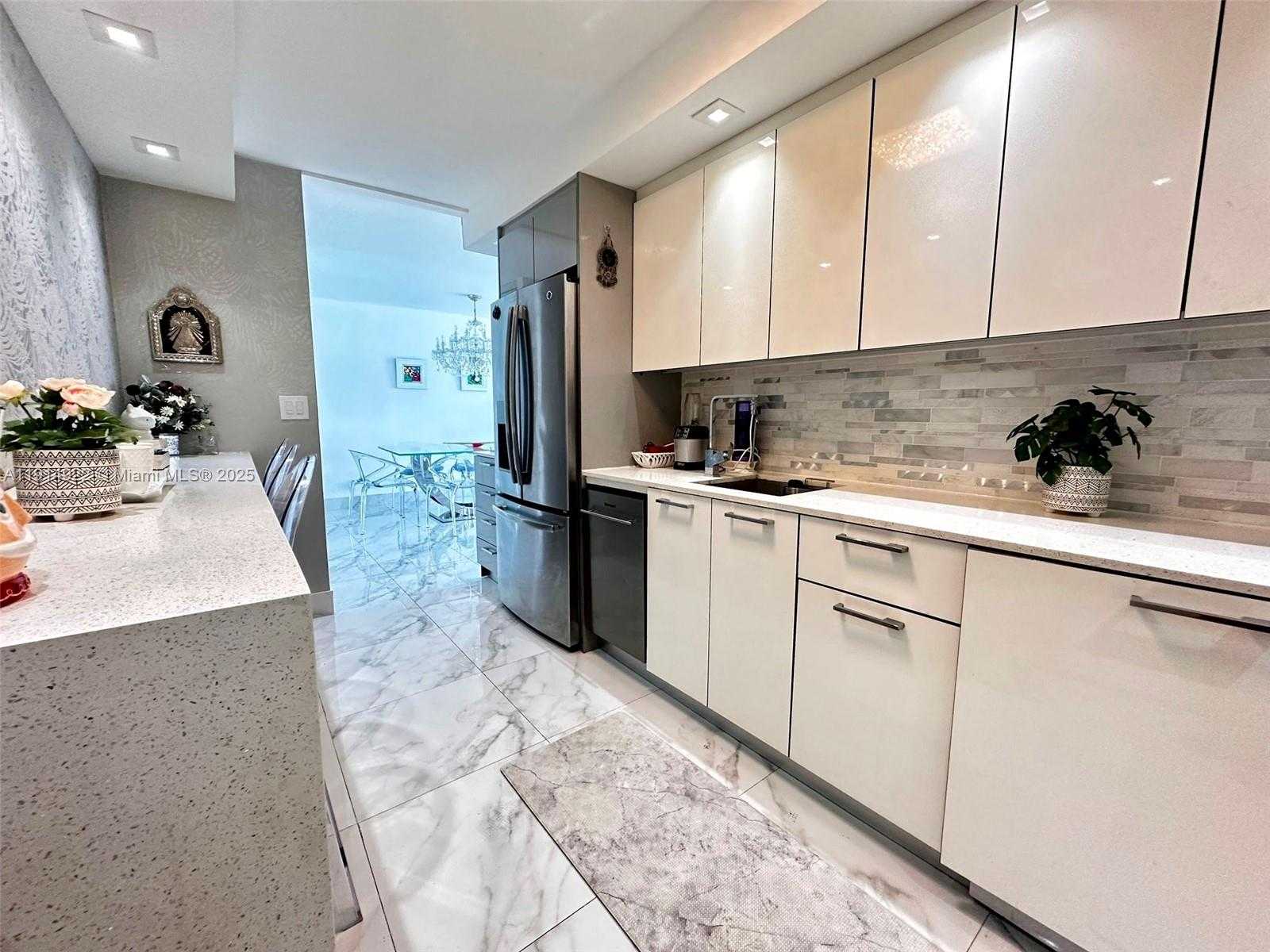 Small Image of 6770 INDIAN CREEK DR #14M, Miami Beach Number 15