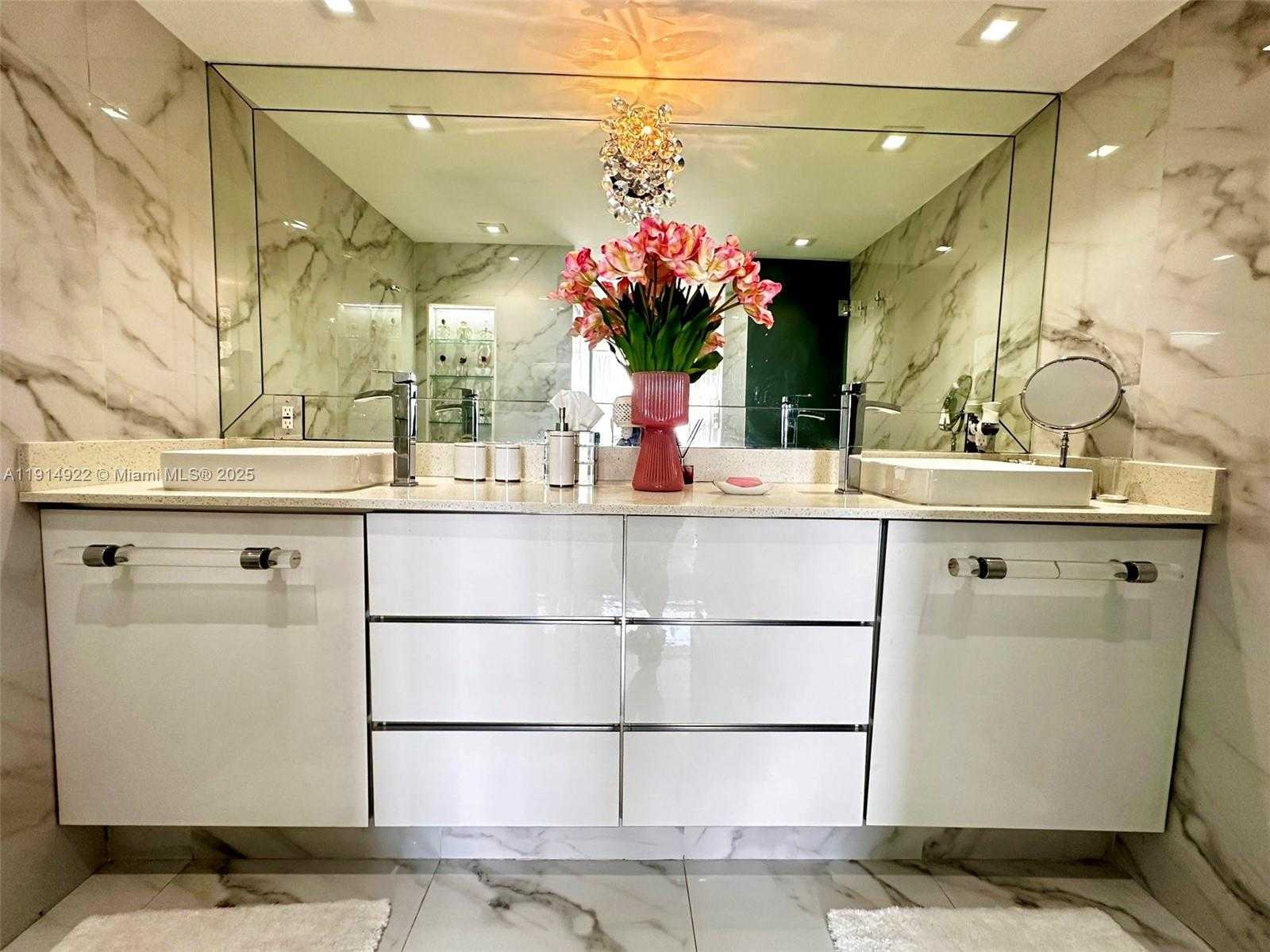 Small Image of 6770 INDIAN CREEK DR #14M, Miami Beach Number 6