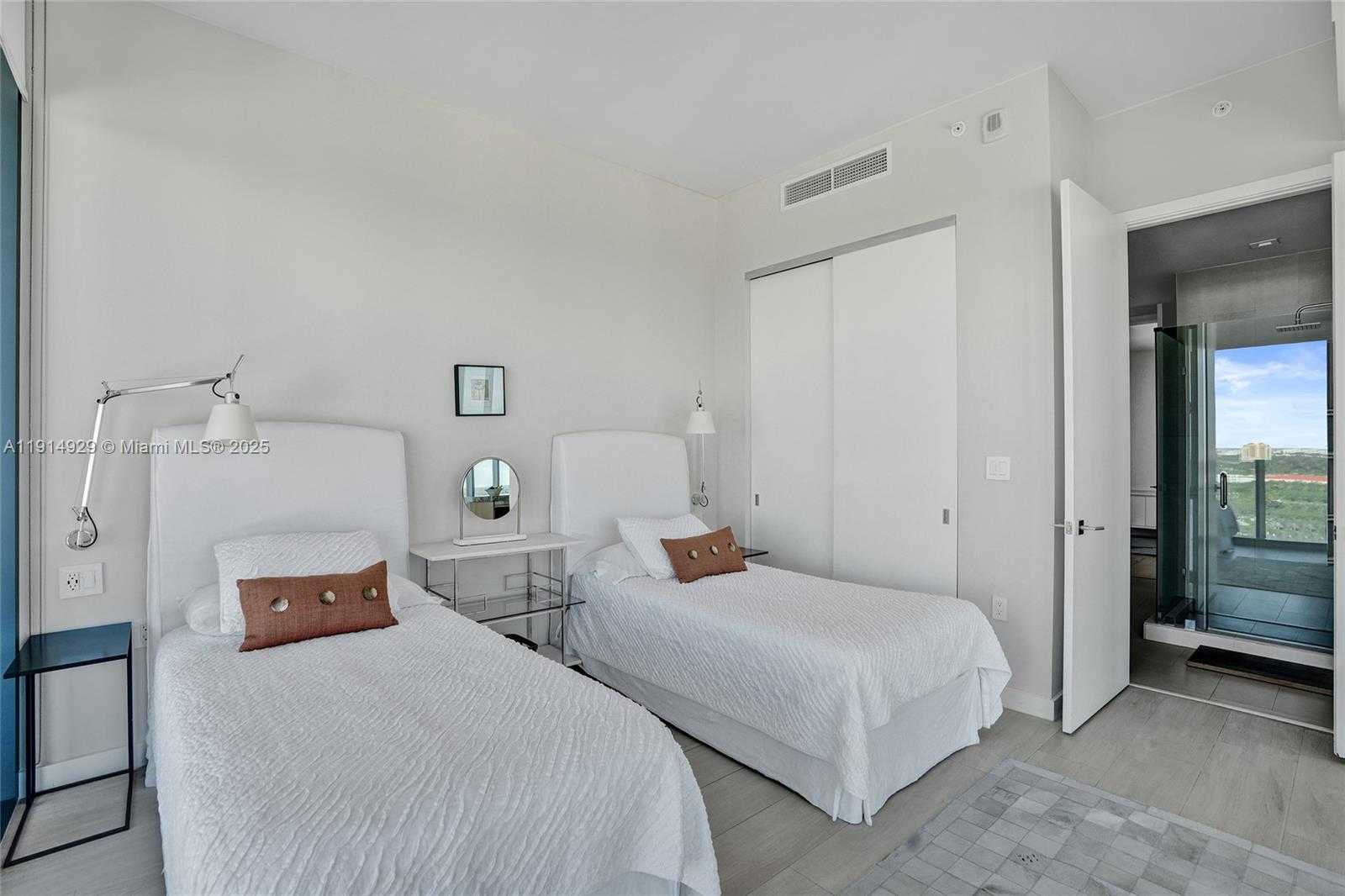 Small Image of 2831 SOUTH BAYSHORE DR #1808, Miami Number 27
