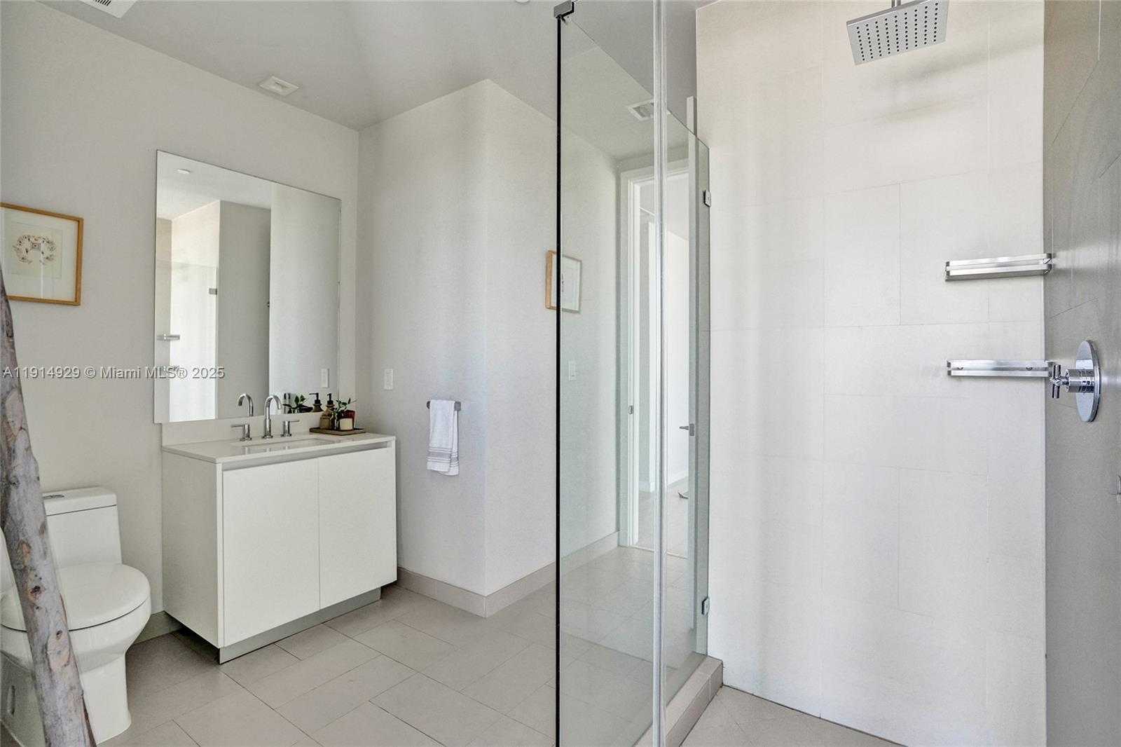 Small Image of 2831 SOUTH BAYSHORE DR #1808, Miami Number 29