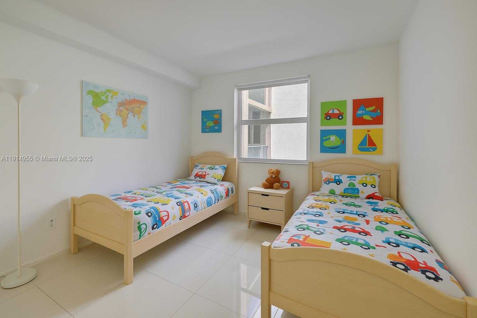 Small Image of 17150 NORTH BAY RD #2320, Sunny Isles Beach Number 5