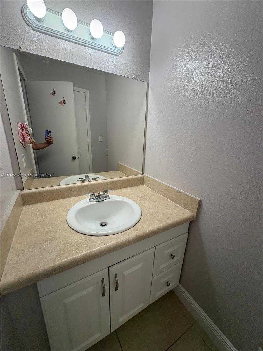 Small Image of 15661 SOUTH WEST 104TH TER #3210, Miami Number 14