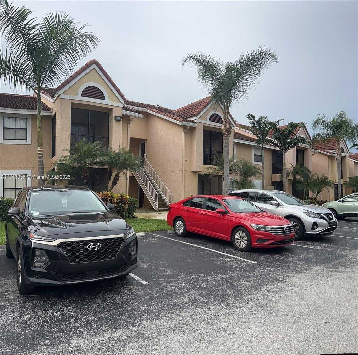 Small Image of 15661 SOUTH WEST 104TH TER #3210, Miami Number 2