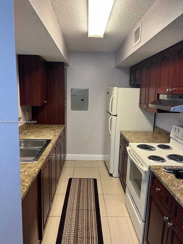 Small Image of 15661 SOUTH WEST 104TH TER #3210, Miami Number 7