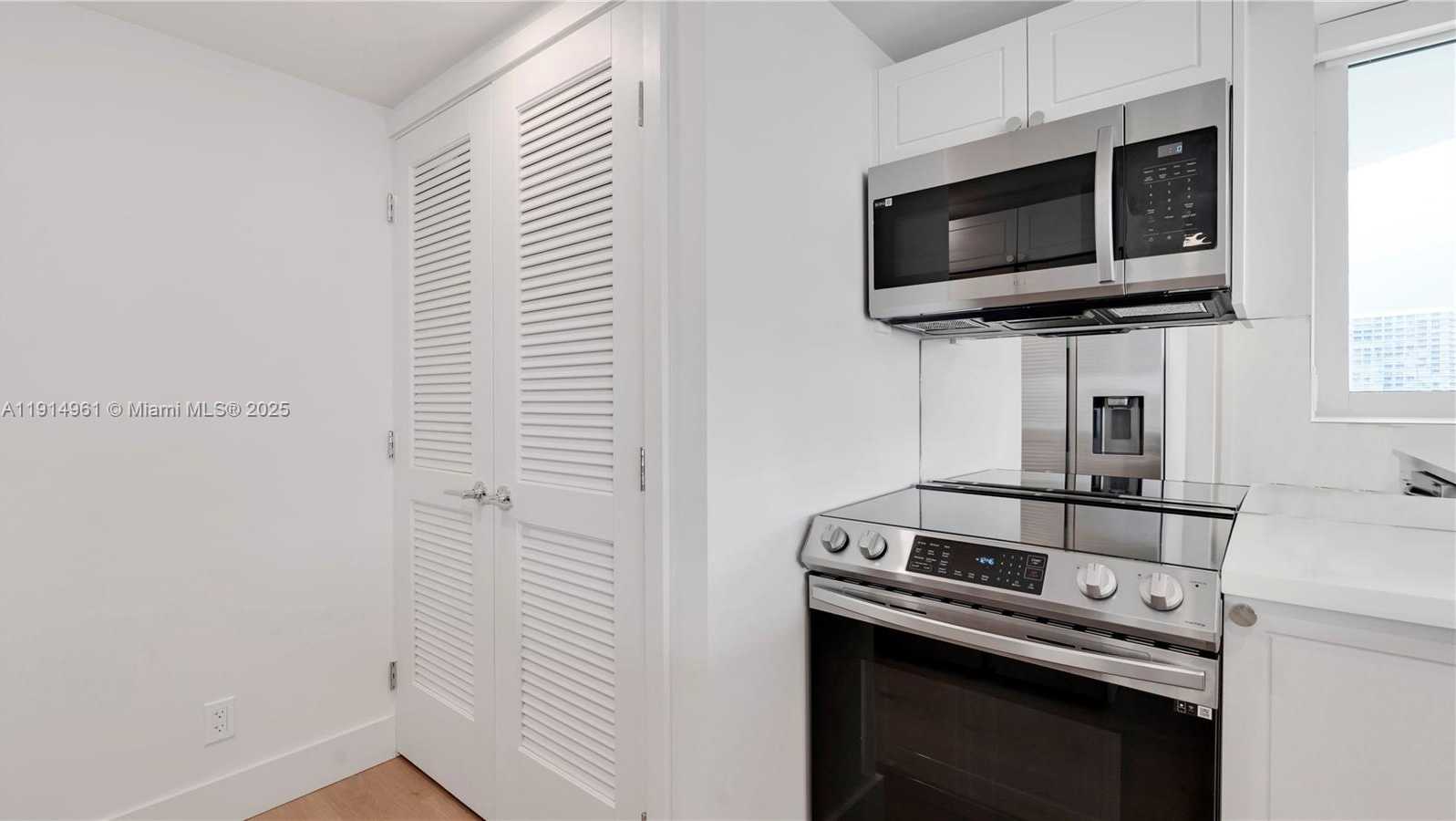 Small Image of 555 NORTH EAST 34TH ST #2310, Miami Number 10