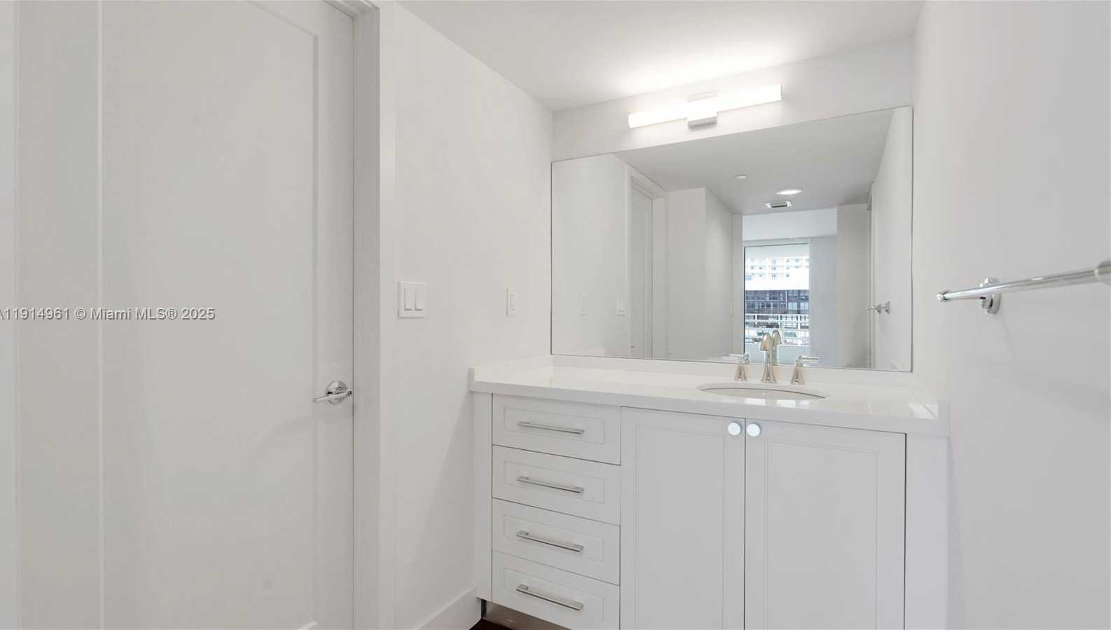 Small Image of 555 NORTH EAST 34TH ST #2310, Miami Number 24