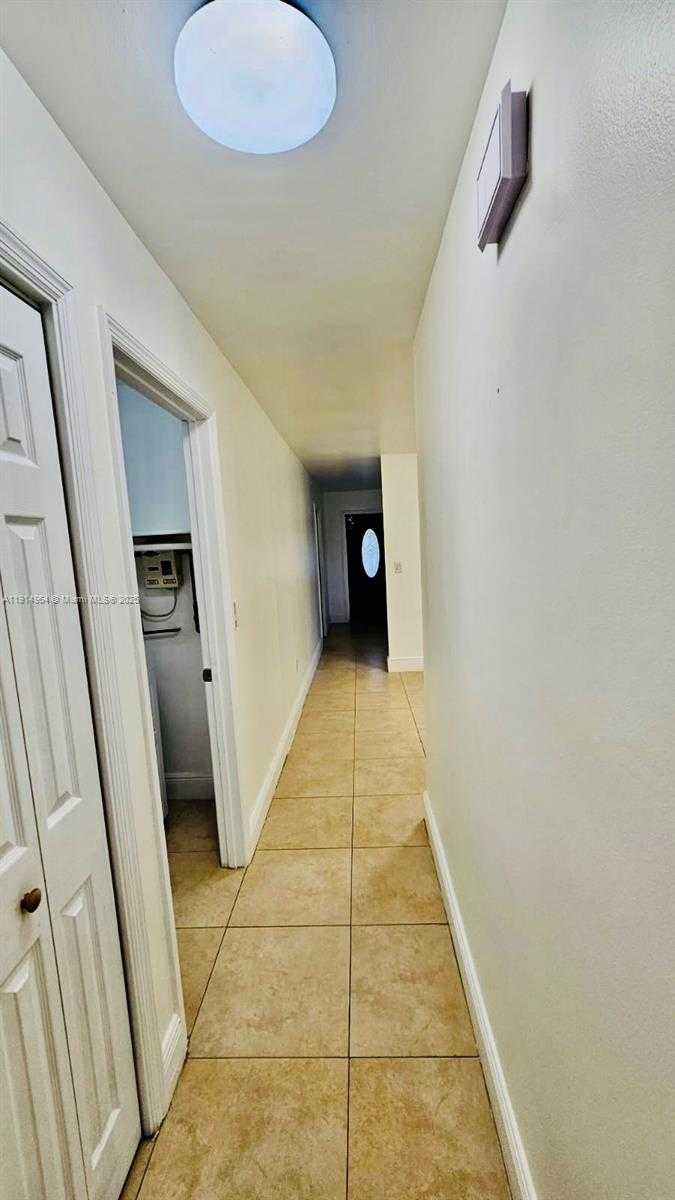 Small Image of 3182 SOUTH WEST 25TH TER #1, Miami Number 10