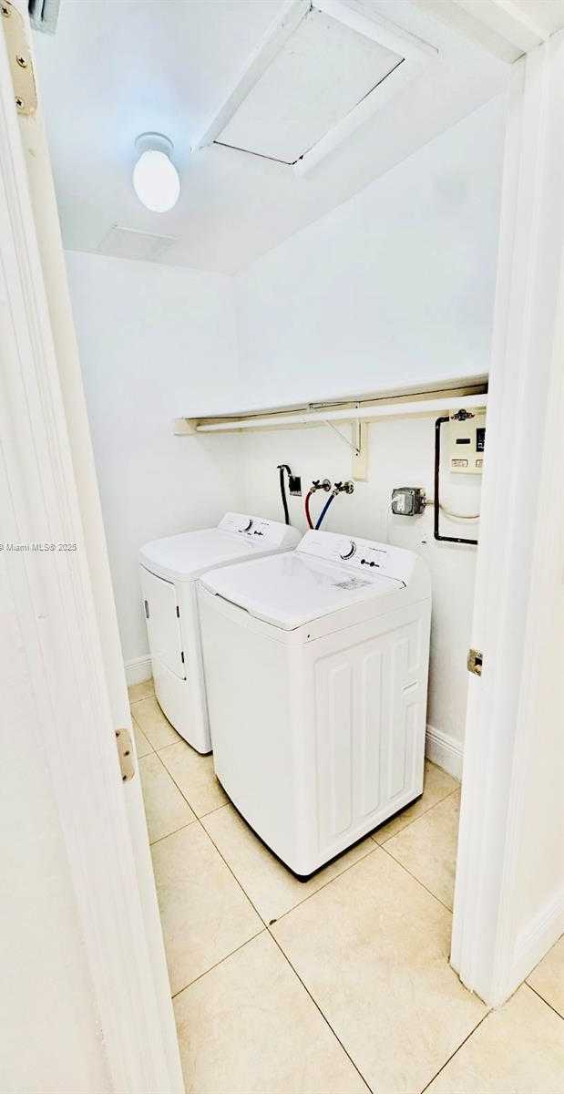 Small Image of 3182 SOUTH WEST 25TH TER #1, Miami Number 11