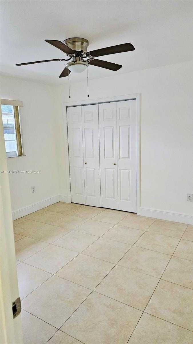 Small Image of 3182 SOUTH WEST 25TH TER #1, Miami Number 22