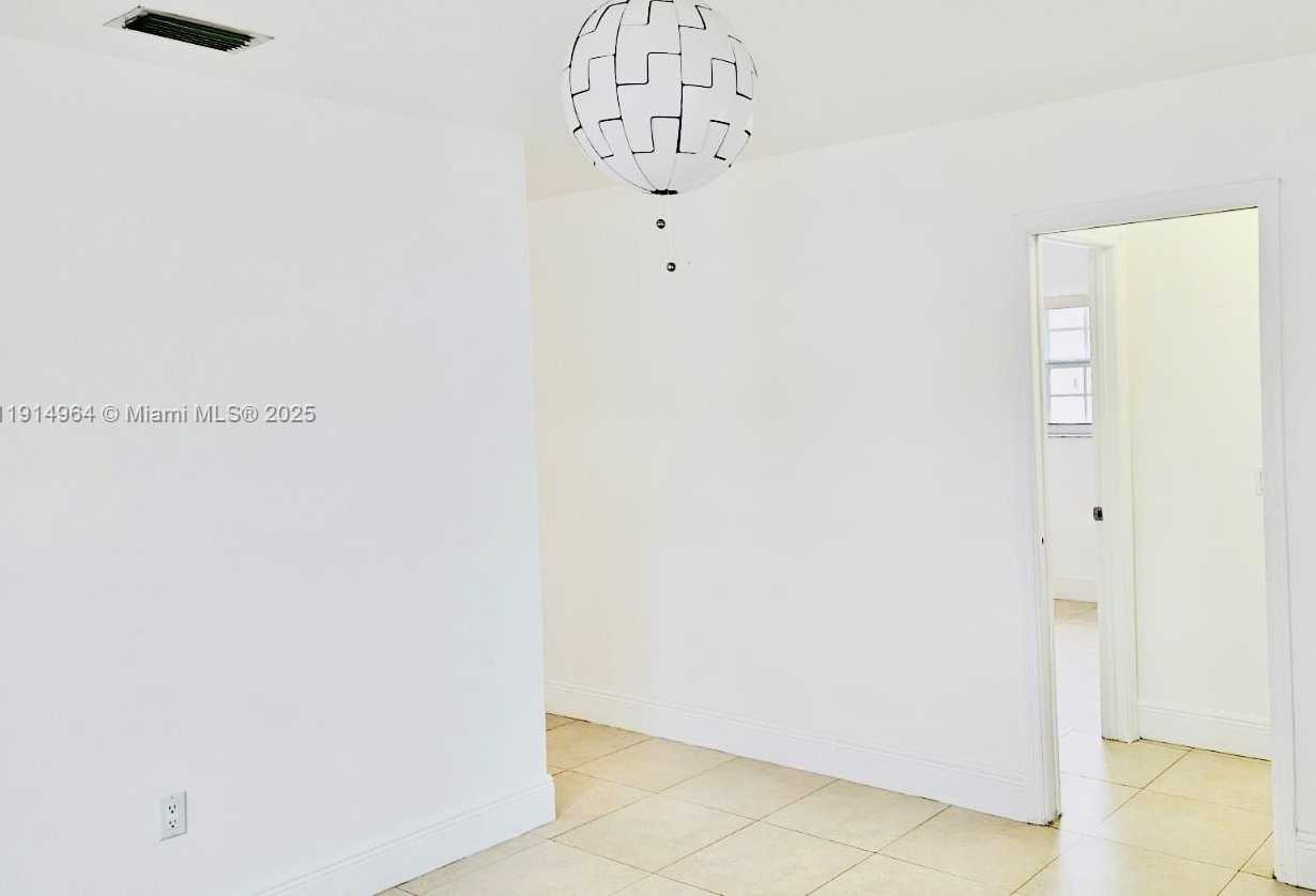 Small Image of 3182 SOUTH WEST 25TH TER #1, Miami Number 23