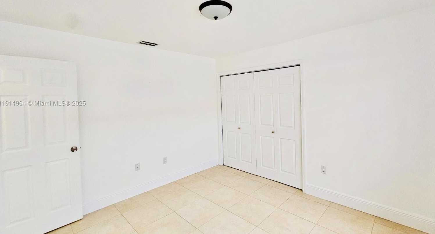 Small Image of 3182 SOUTH WEST 25TH TER #1, Miami Number 26