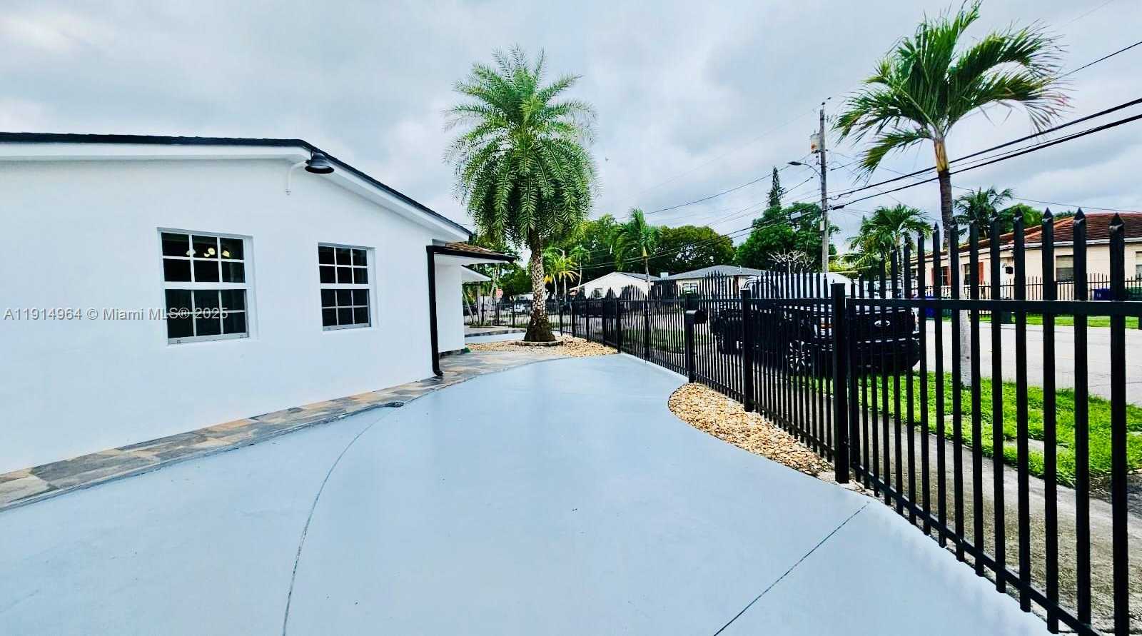 Small Image of 3182 SOUTH WEST 25TH TER #1, Miami Number 30