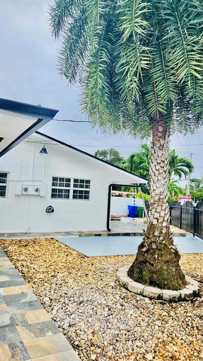 Small Image of 3182 SOUTH WEST 25TH TER #1, Miami Number 4