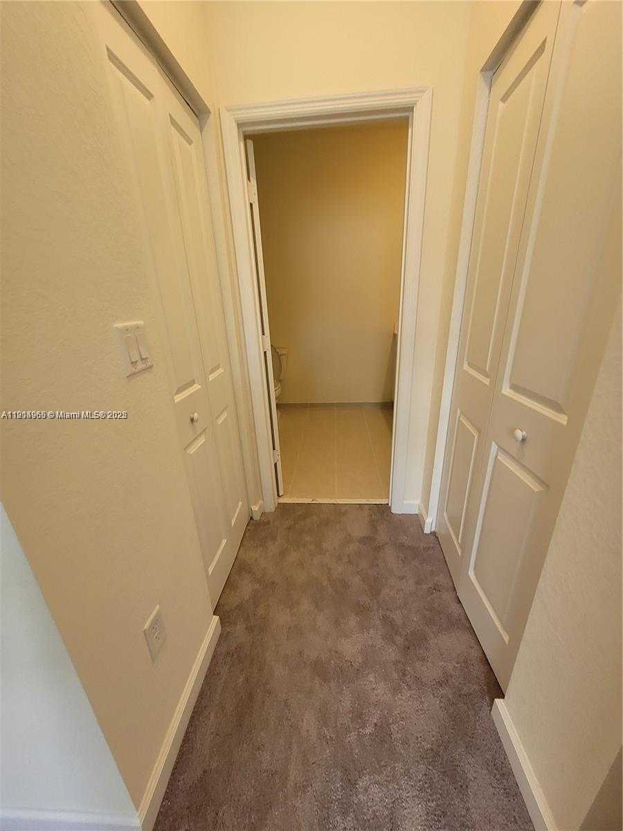 Small Image of 11125 West 33rd Ct, Hialeah, FL 33018, USA Number 14