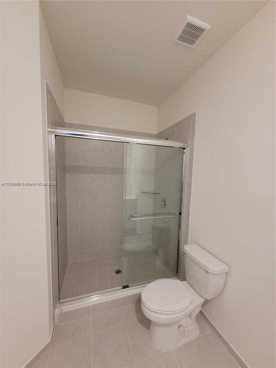 Small Image of 11125 West 33rd Ct, Hialeah, FL 33018, USA Number 18