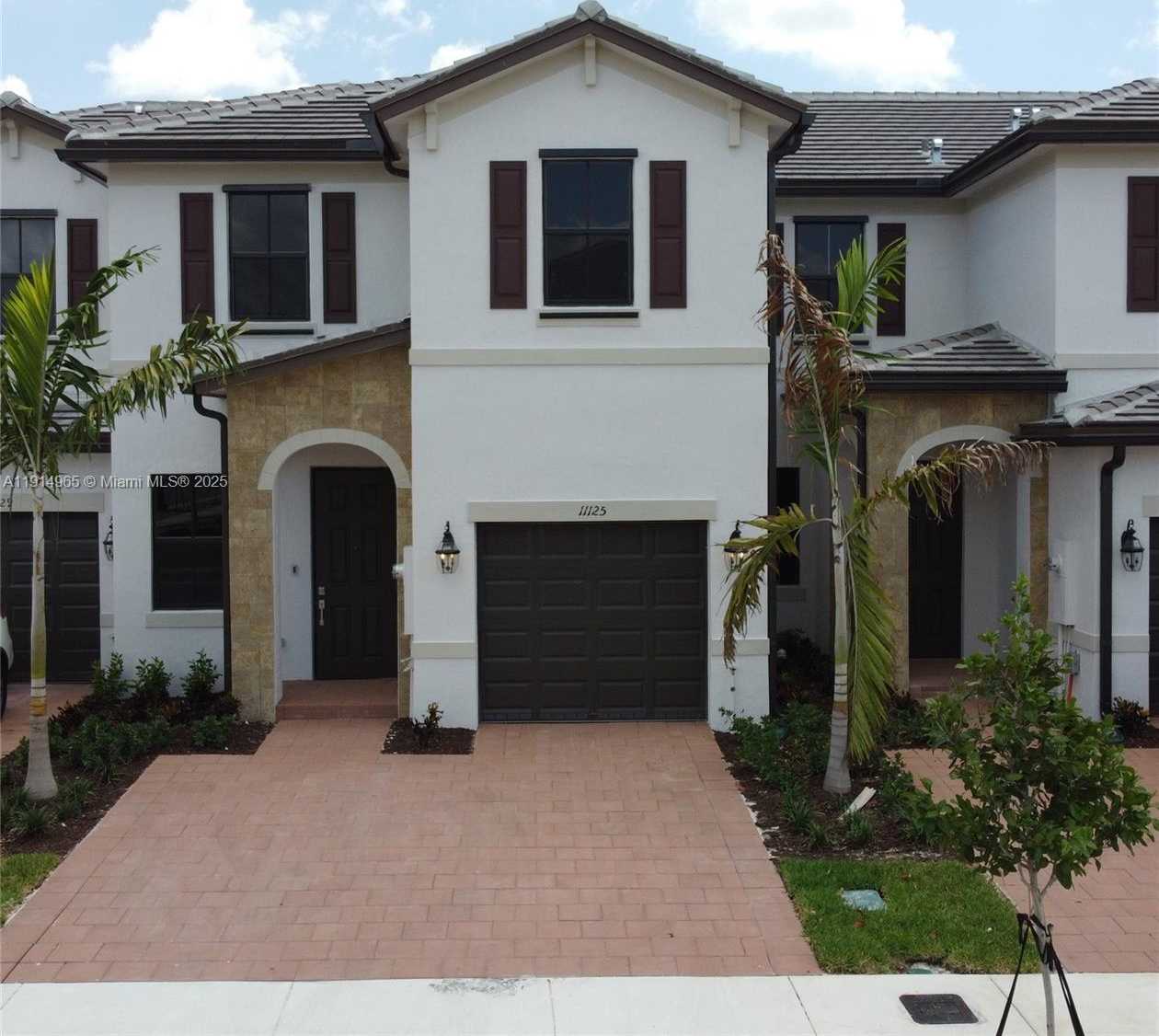 Small Image of 11125 West 33rd Ct, Hialeah, FL 33018, USA Number 2