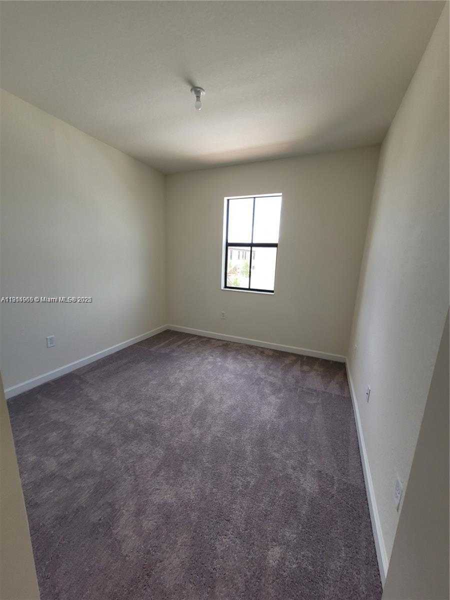 Small Image of 11125 West 33rd Ct, Hialeah, FL 33018, USA Number 21