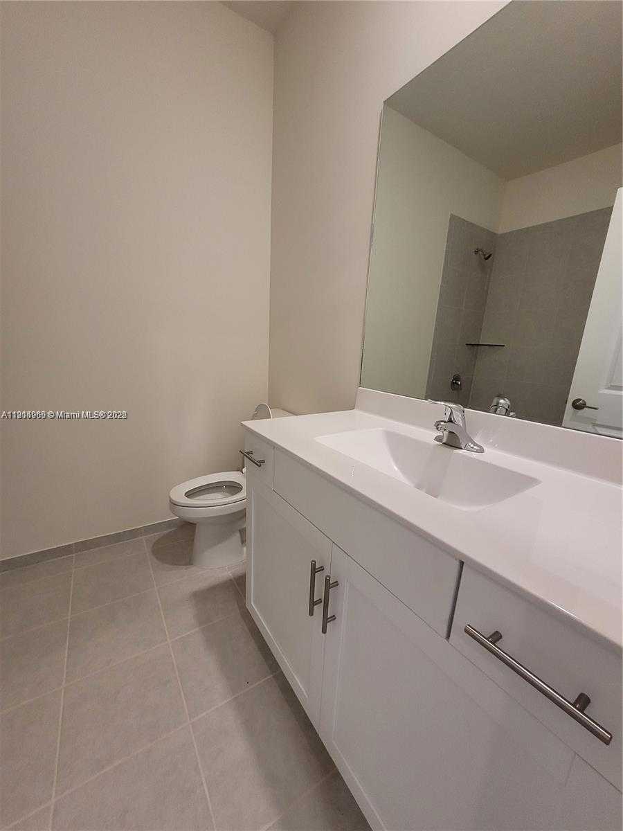 Small Image of 11125 West 33rd Ct, Hialeah, FL 33018, USA Number 23