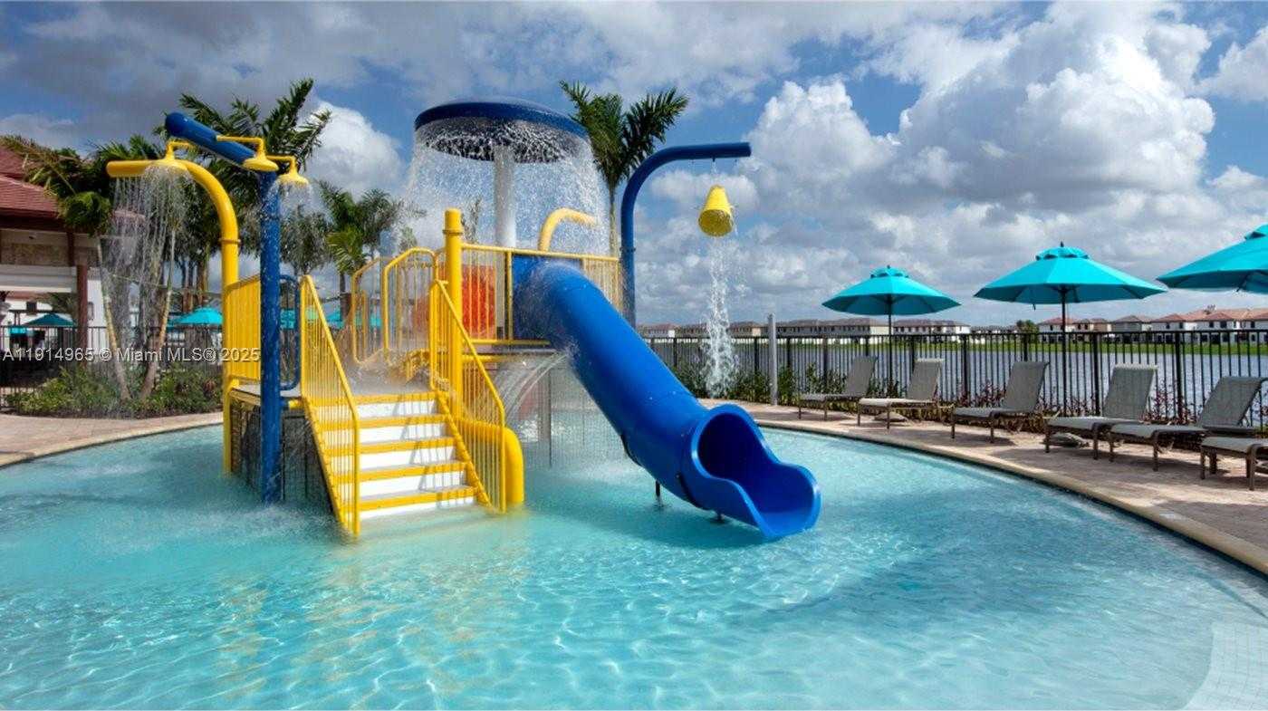 Small Image of 11125 West 33rd Ct, Hialeah, FL 33018, USA Number 29