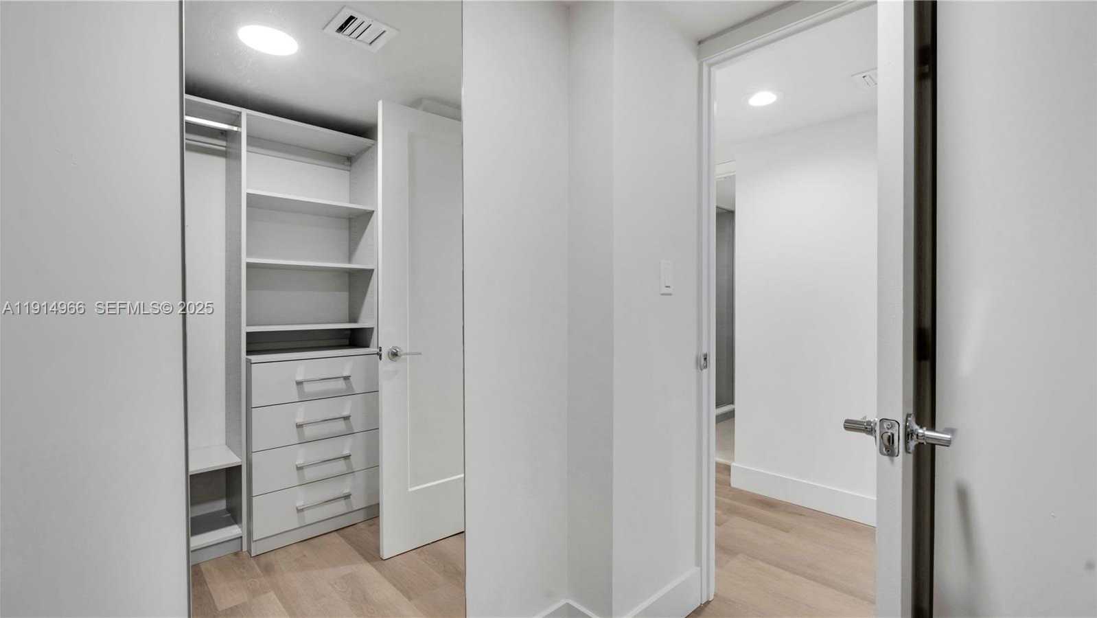 Small Image of 555 NORTH EAST 34TH ST #1009, Miami Number 32