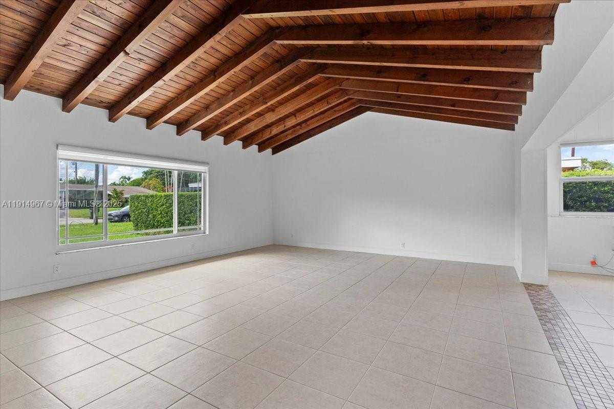 Small Image of 1961 NORTH EAST 188TH ST #N/A, Miami Number 11