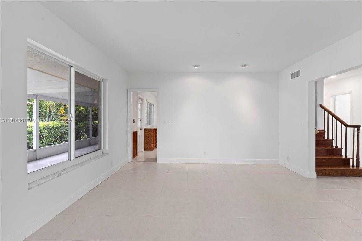 Small Image of 1961 NORTH EAST 188TH ST #N/A, Miami Number 14