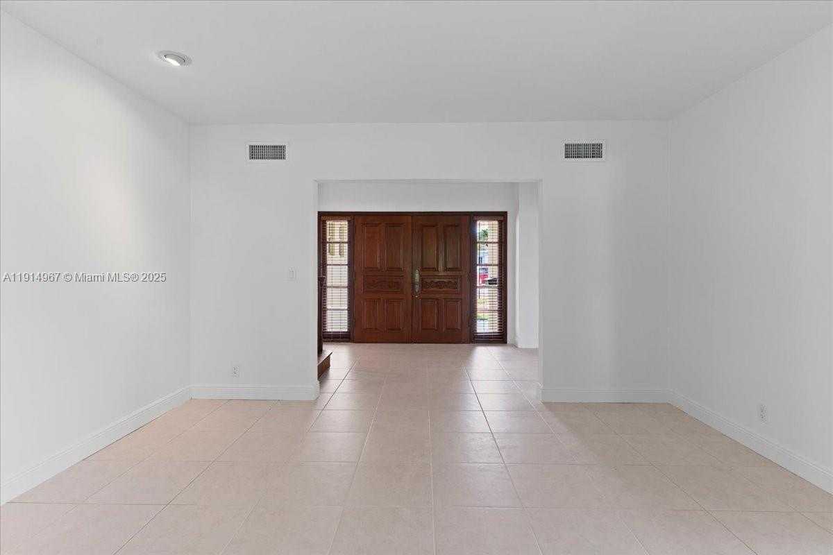 Small Image of 1961 NORTH EAST 188TH ST #N/A, Miami Number 16