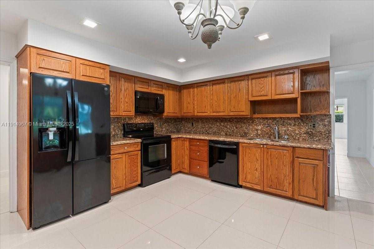 Small Image of 1961 NORTH EAST 188TH ST #N/A, Miami Number 21