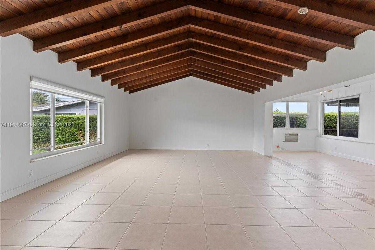 Small Image of 1961 NORTH EAST 188TH ST #N/A, Miami Number 9