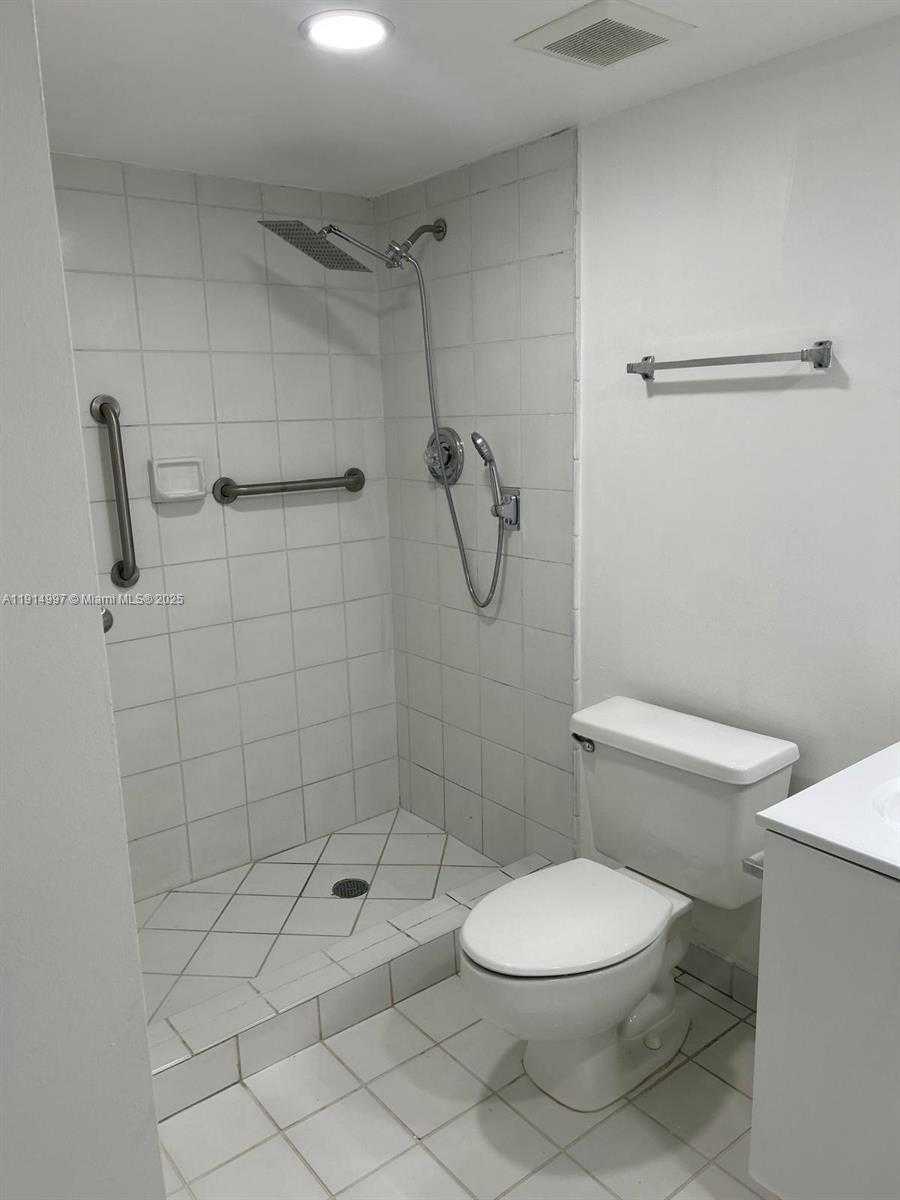 Small Image of 3300 NORTH EAST 191ST ST #911, Aventura Number 22