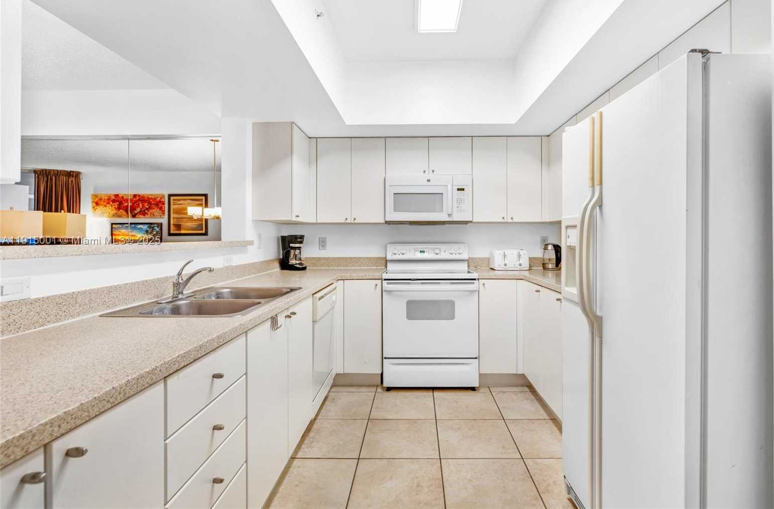 Small Image of 17375 COLLINS AVE #1005, Sunny Isles Beach Number 2