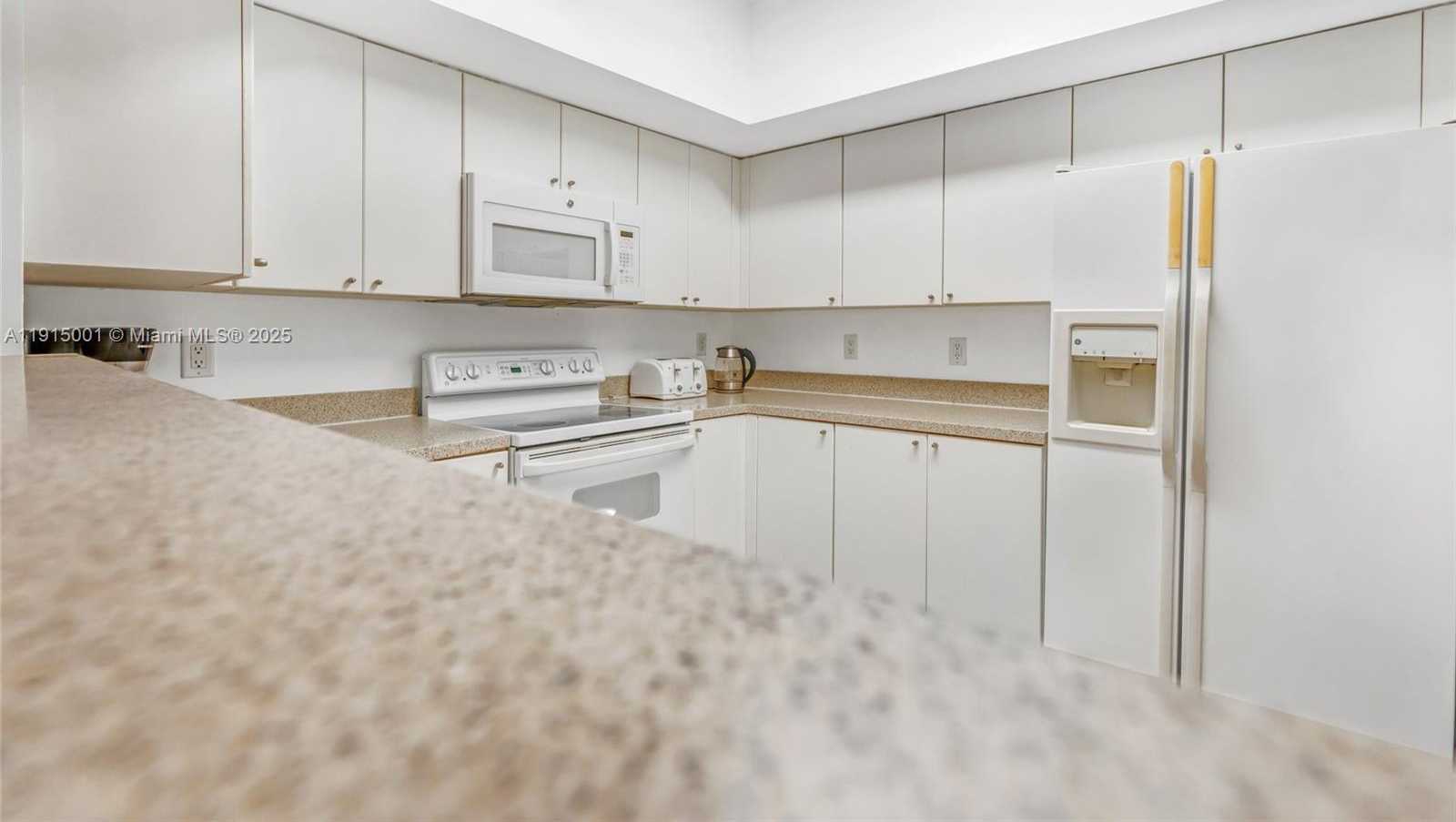 Small Image of 17375 COLLINS AVE #1005, Sunny Isles Beach Number 3