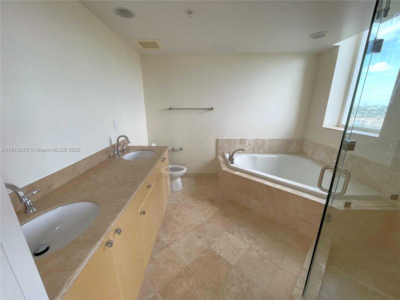 Small Image of 1745 EAST HALLANDALE BEACH BLVD #1903W, Hallandale Beach Number 7
