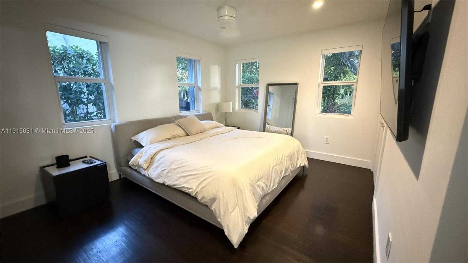 Small Image of 1541 GARCIA AVE, Coral Gables Number 11