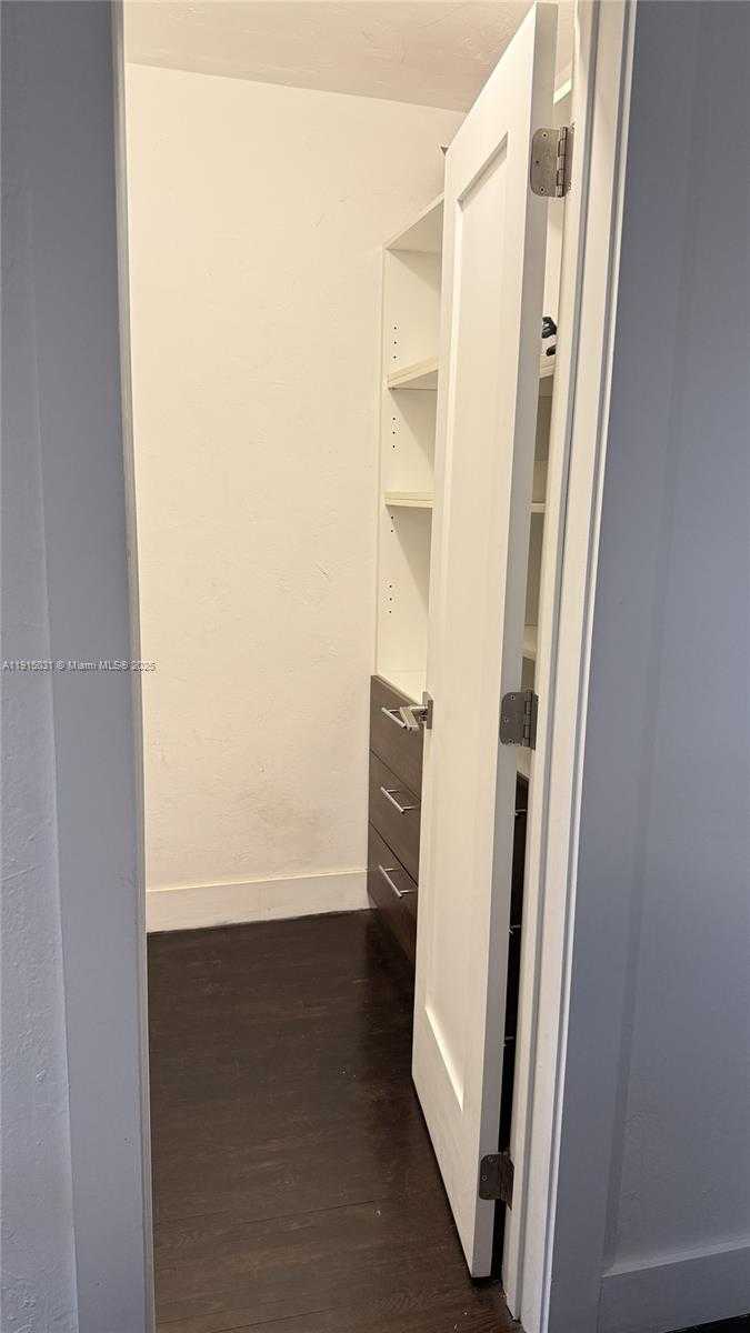 Small Image of 1541 GARCIA AVE, Coral Gables Number 14