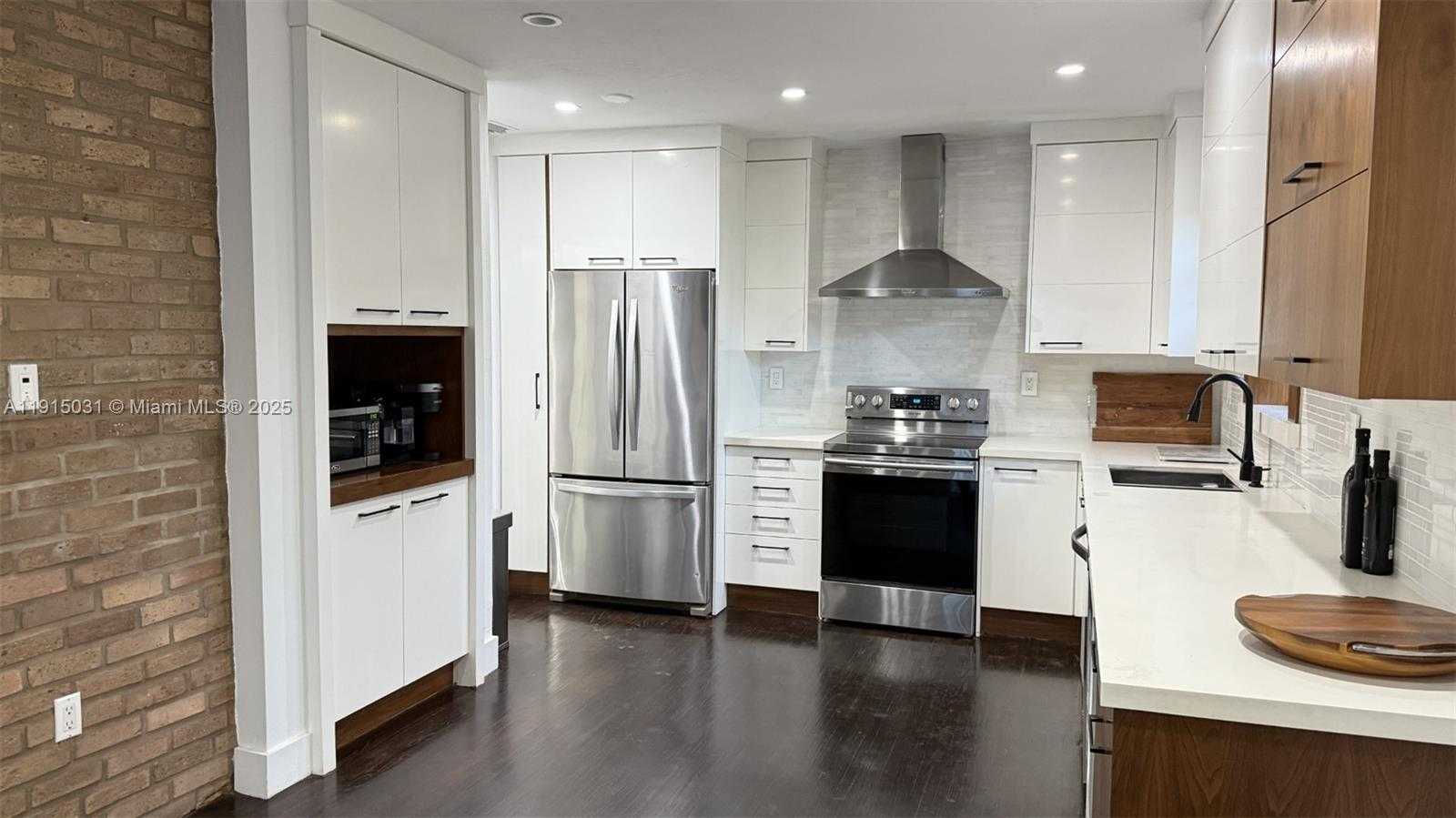 Small Image of 1541 GARCIA AVE, Coral Gables Number 4