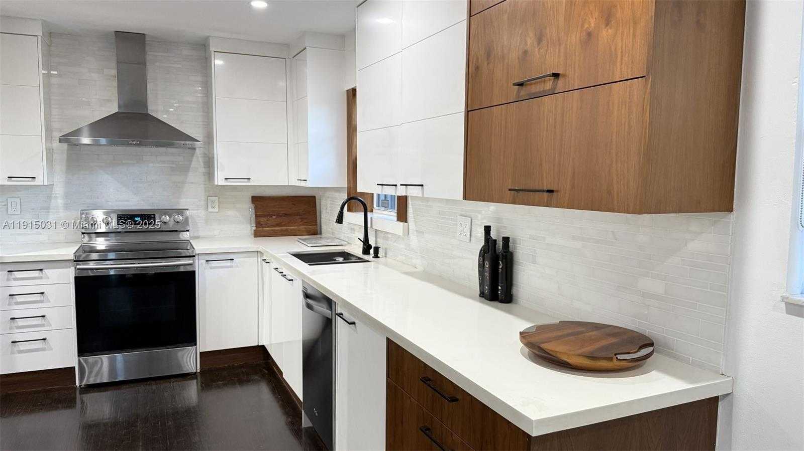 Small Image of 1541 GARCIA AVE, Coral Gables Number 5