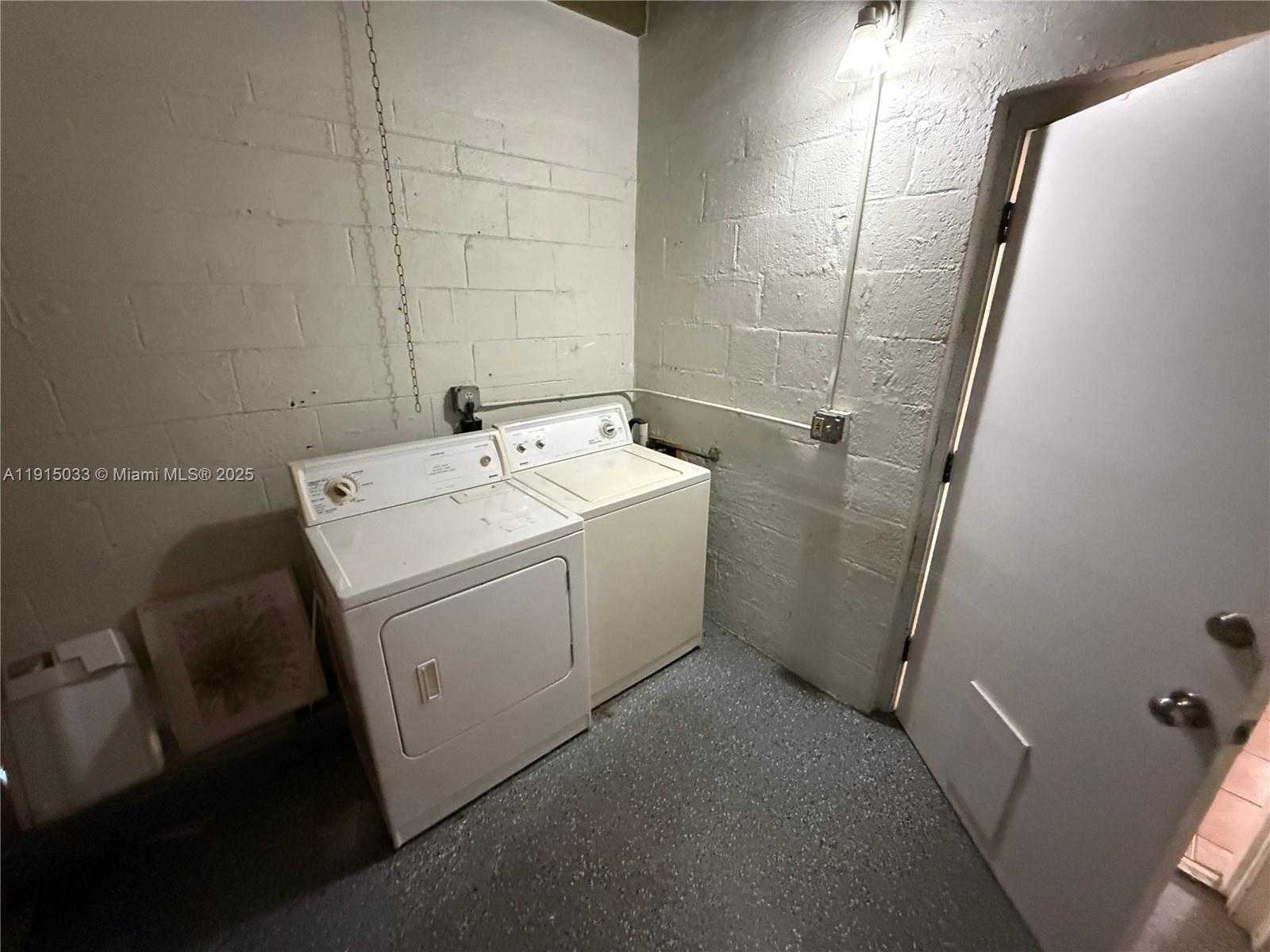 Small Image of 5820 ARTHUR ST #back, Hollywood Number 13