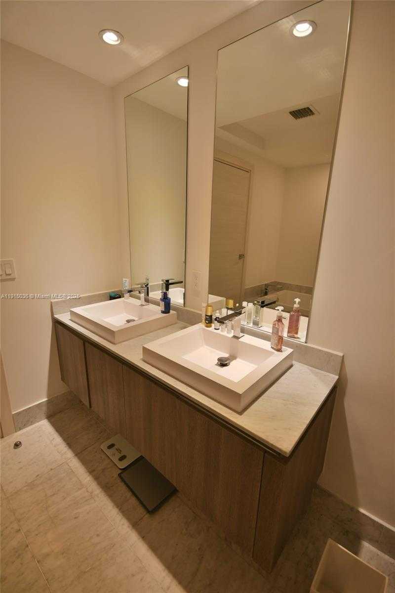 Small Image of 801 SOUTH MIAMI AVE #3109, Miami Number 31