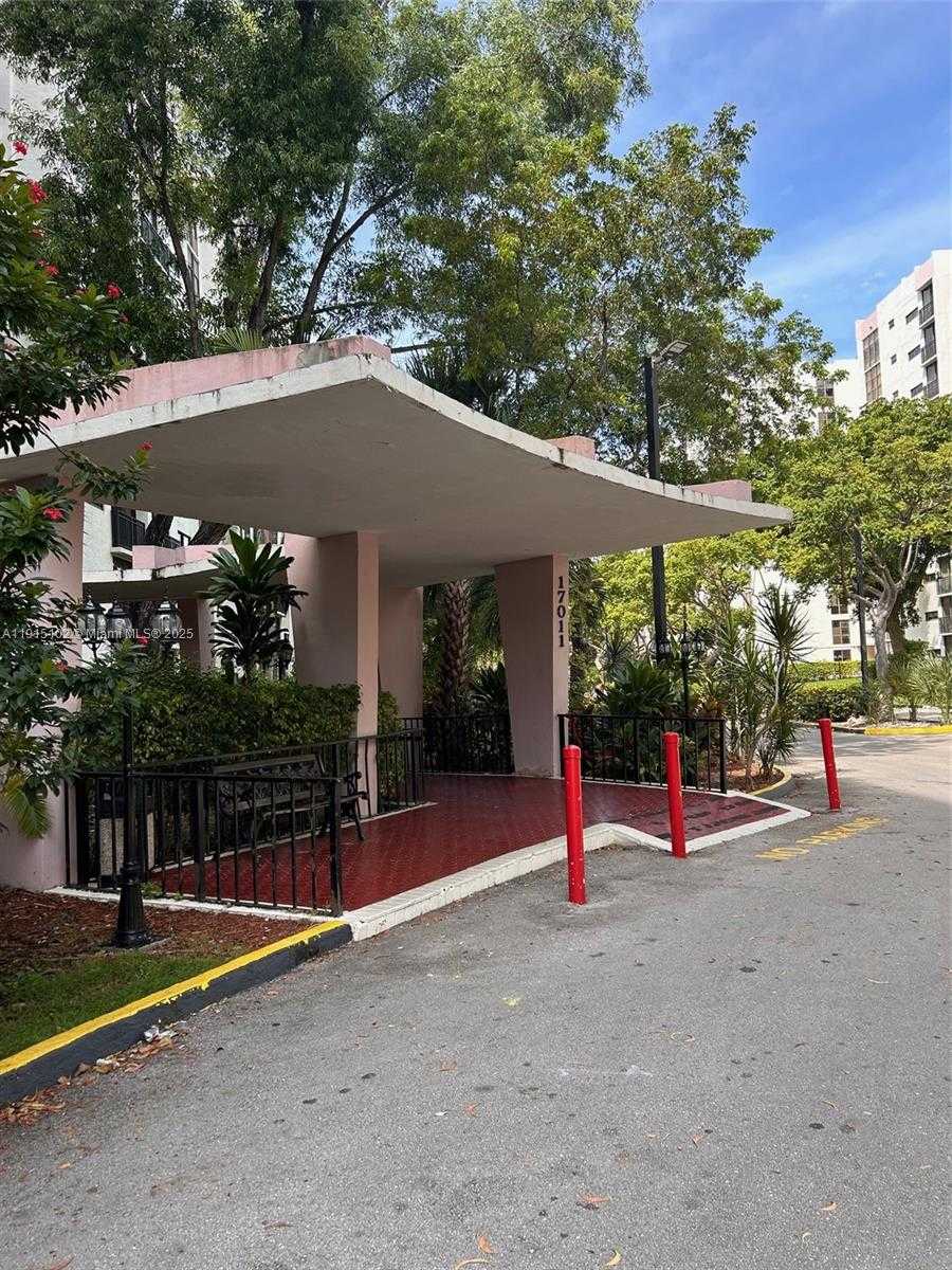 Small Image of 17011 NORTH BAY RD #211, Sunny Isles Beach Number 25