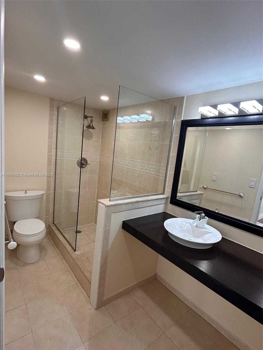 Small Image of 17011 NORTH BAY RD #211, Sunny Isles Beach Number 31