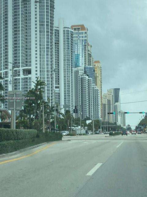 Small Image of 17011 NORTH BAY RD #211, Sunny Isles Beach Number 7